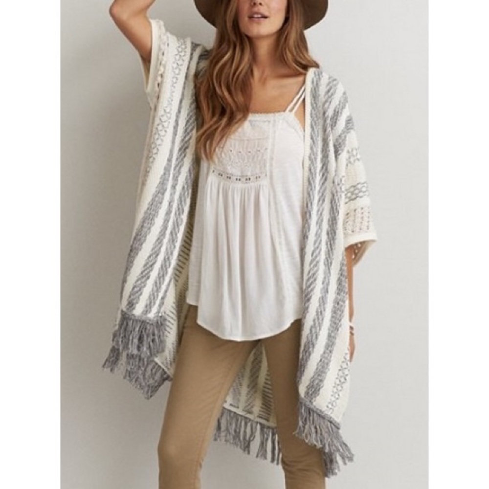 AEO Short Sleeve Oversized Fringe Knit Shawl Cardigan